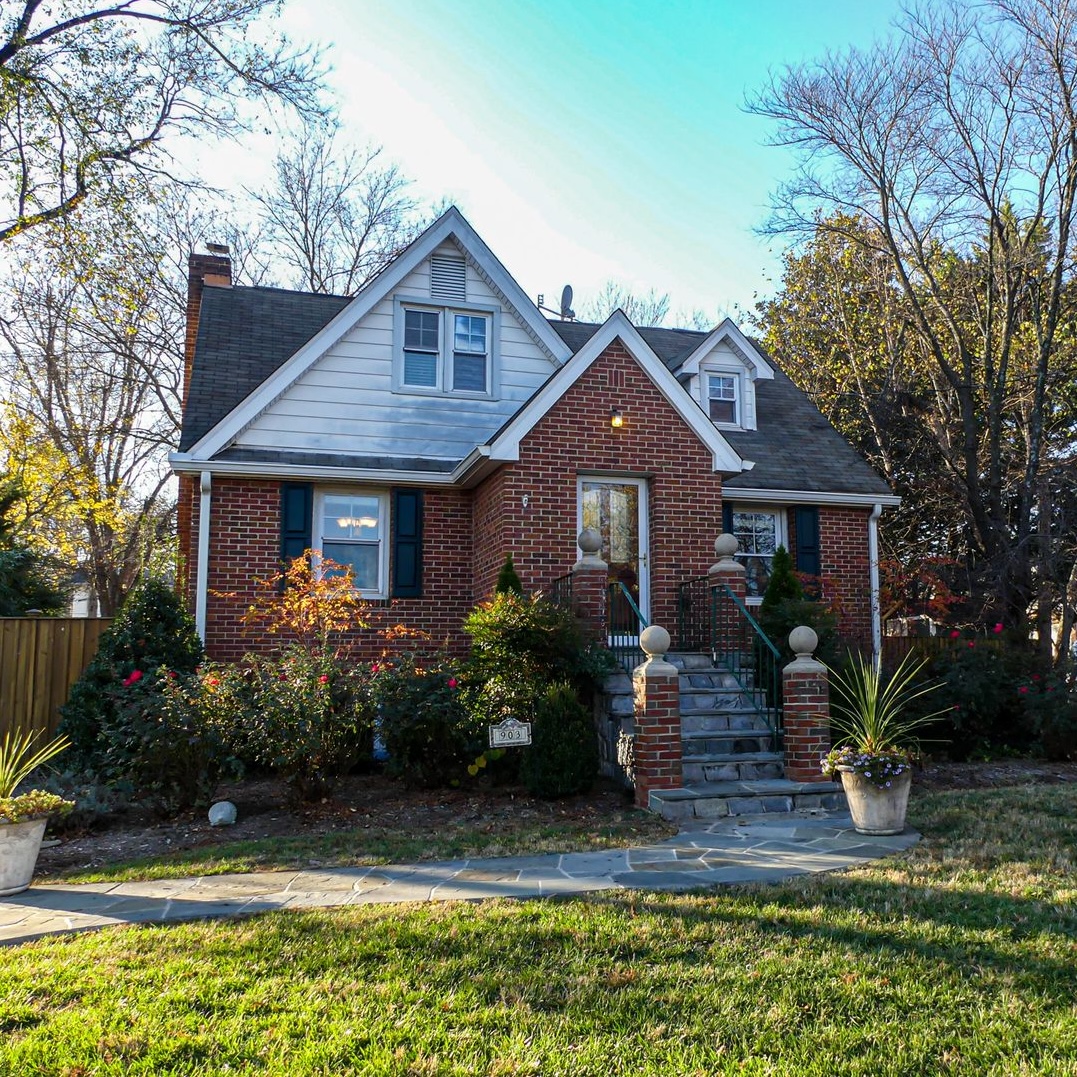 903 Crestview Drive
